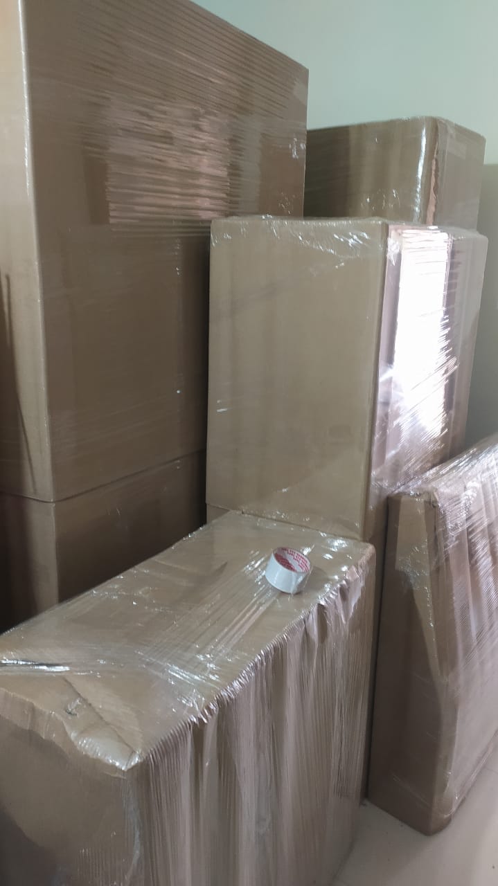 Narmada Packers and Movers Indore loading goods securely at this spot